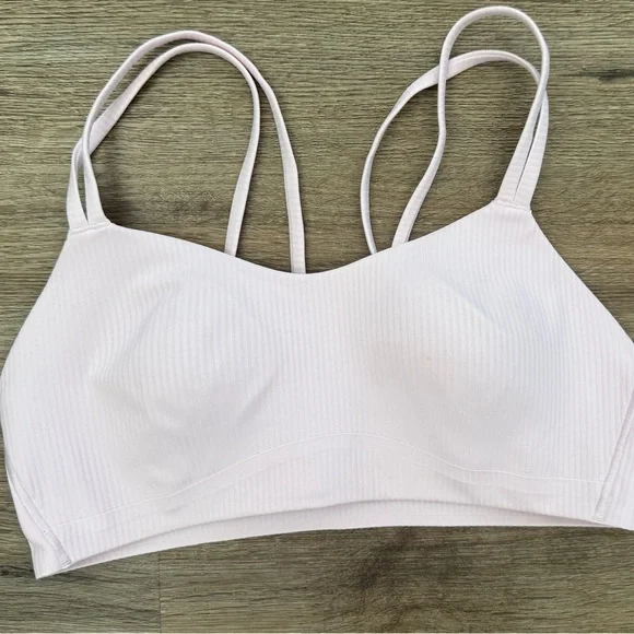 Lululemon Like a Cloud Ribbed Bra *Light Support, B/C Cup in a size 8 - Picture 4 of 4